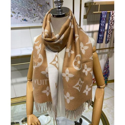 Louis Vuitton Women's LV Essential Scarf